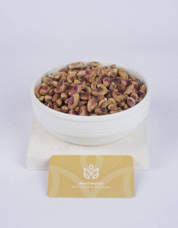 Pistachio kernel slivers packaged